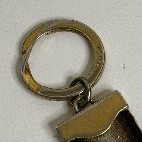 Vintage Gucci Crest  Logo Key Ring Very Rare Yarn Woven Key Ring Logo Unisex - Picture 5 of 6